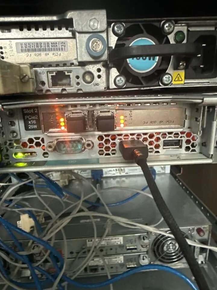Фото к отзыву на Адаптер Qlogic QLE2562, 2x 8Gb FC