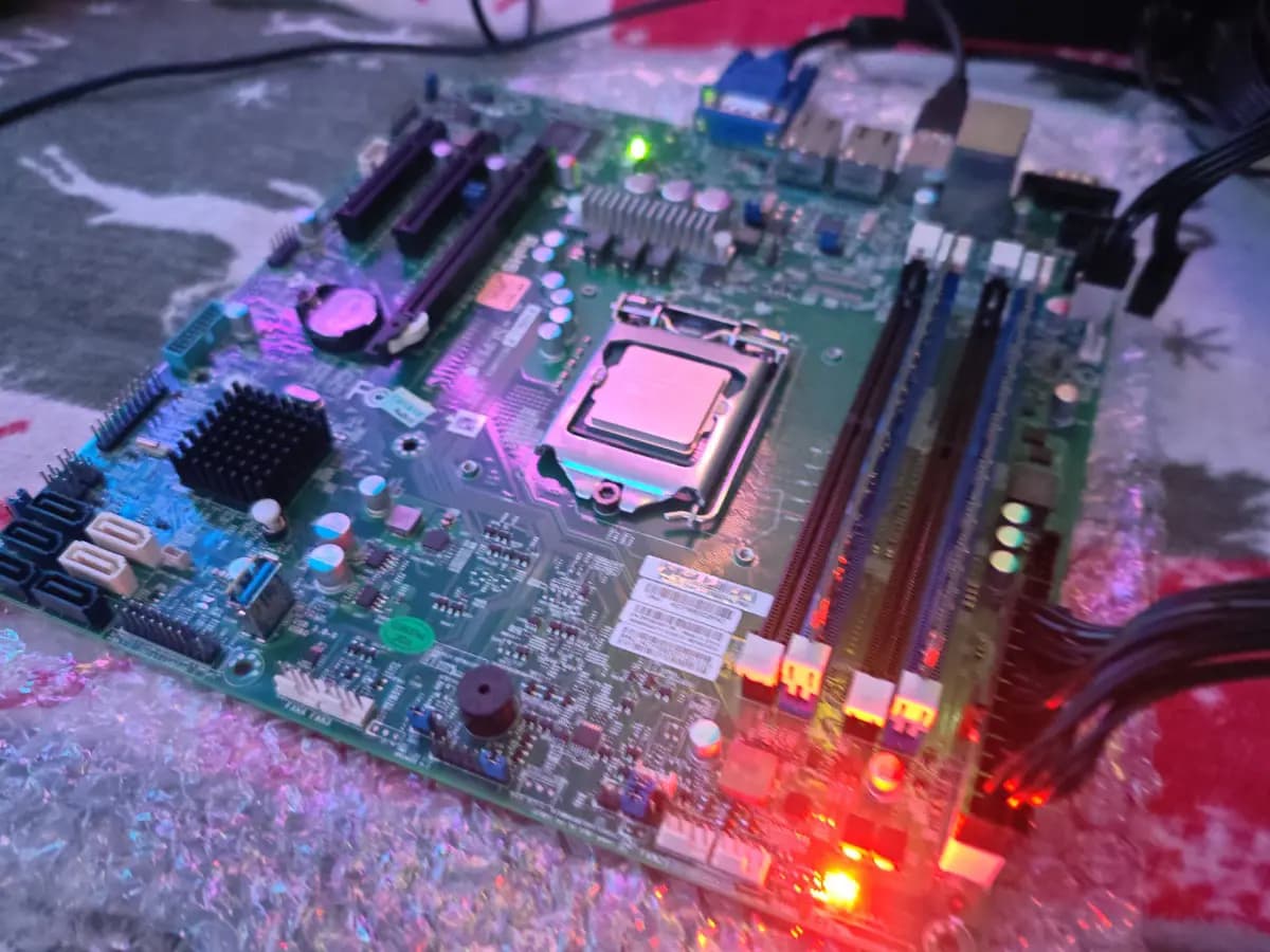 Фото к отзыву на Материнская плата SuperMicro X10SLL-F LGA1150 <C222> PCI-E SVGA 2xGbLAN SATA RAID MicroATX 4DDR3