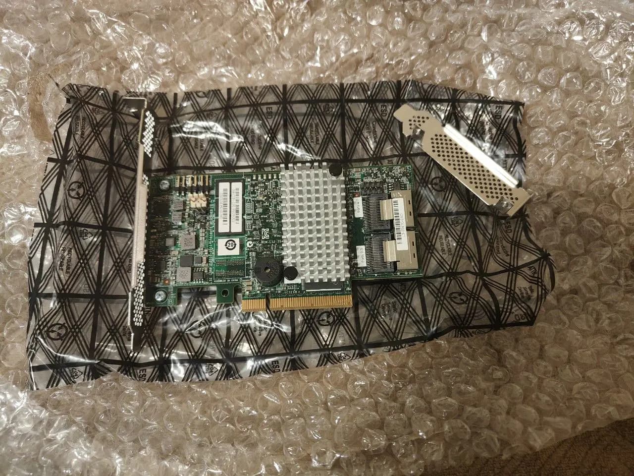 Фото к отзыву на Контроллер LSI 9267-8i, 512Mb, 2x SFF-8087