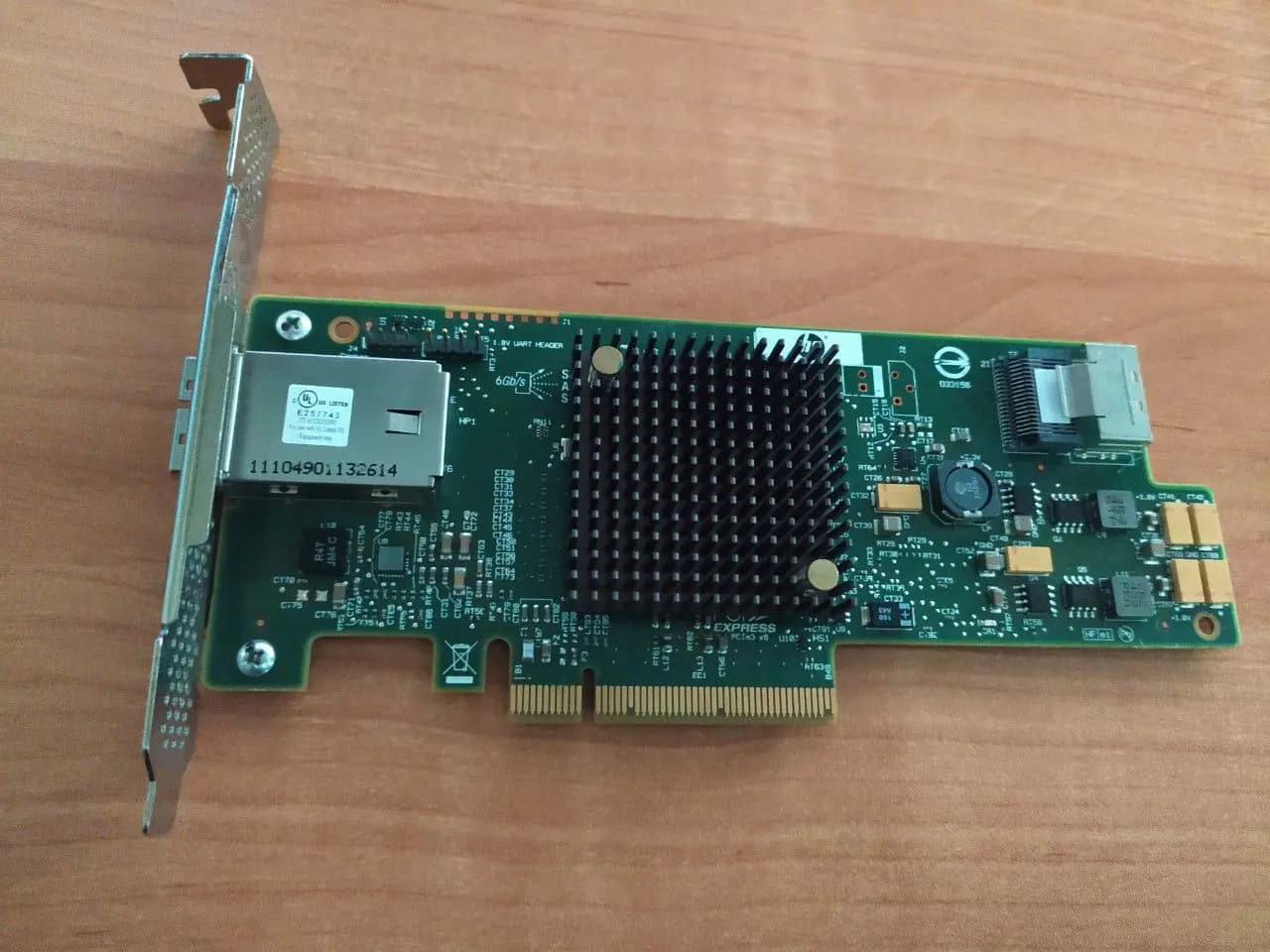 Фото к отзыву на Контроллер LSI 9217-4i4e, SFF-8088, SFF-8087