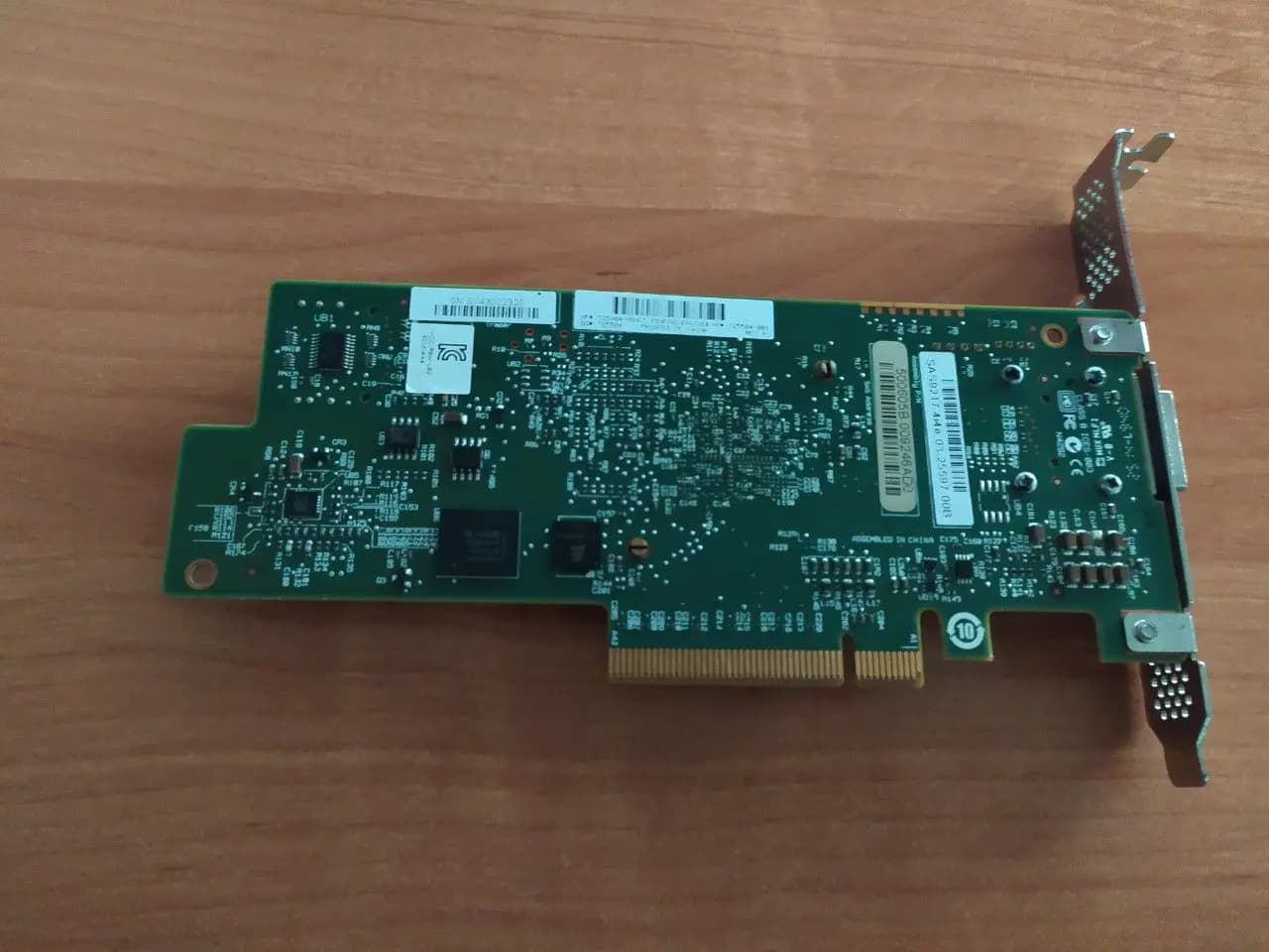 Фото к отзыву на Контроллер LSI 9217-4i4e, SFF-8088, SFF-8087