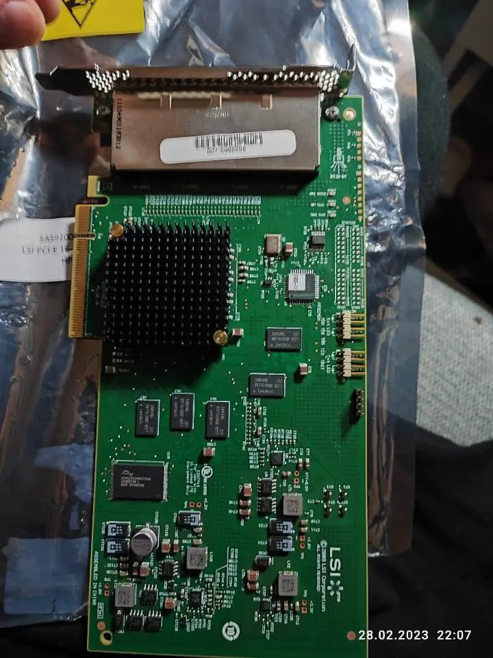 Фото к отзыву на Контроллер LSI 9200-16e, 16-port SAS/SATA 6Gb/s